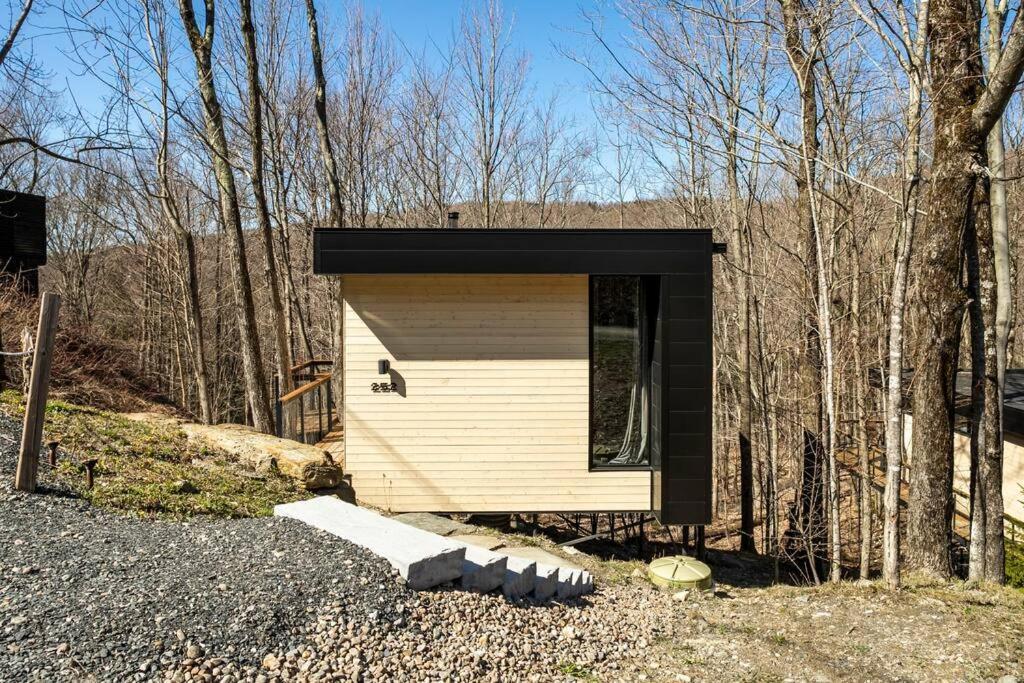 Cabin Sutton 252 - En Harmonie Avec La Nature! Villa Eksteriør billede